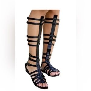 Steve Madden Gladiator Sandals ☆ Black With Gold Buckles  Sparta Knee High 6.5